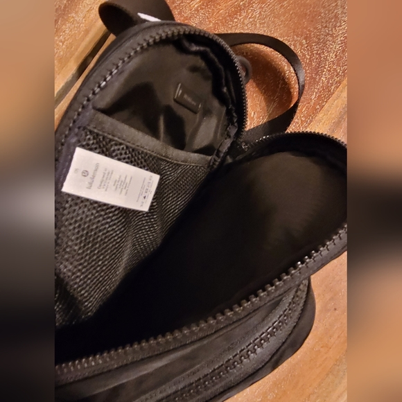 lululemon athletica Bags Lululemon The Rest Is Written Crossbody